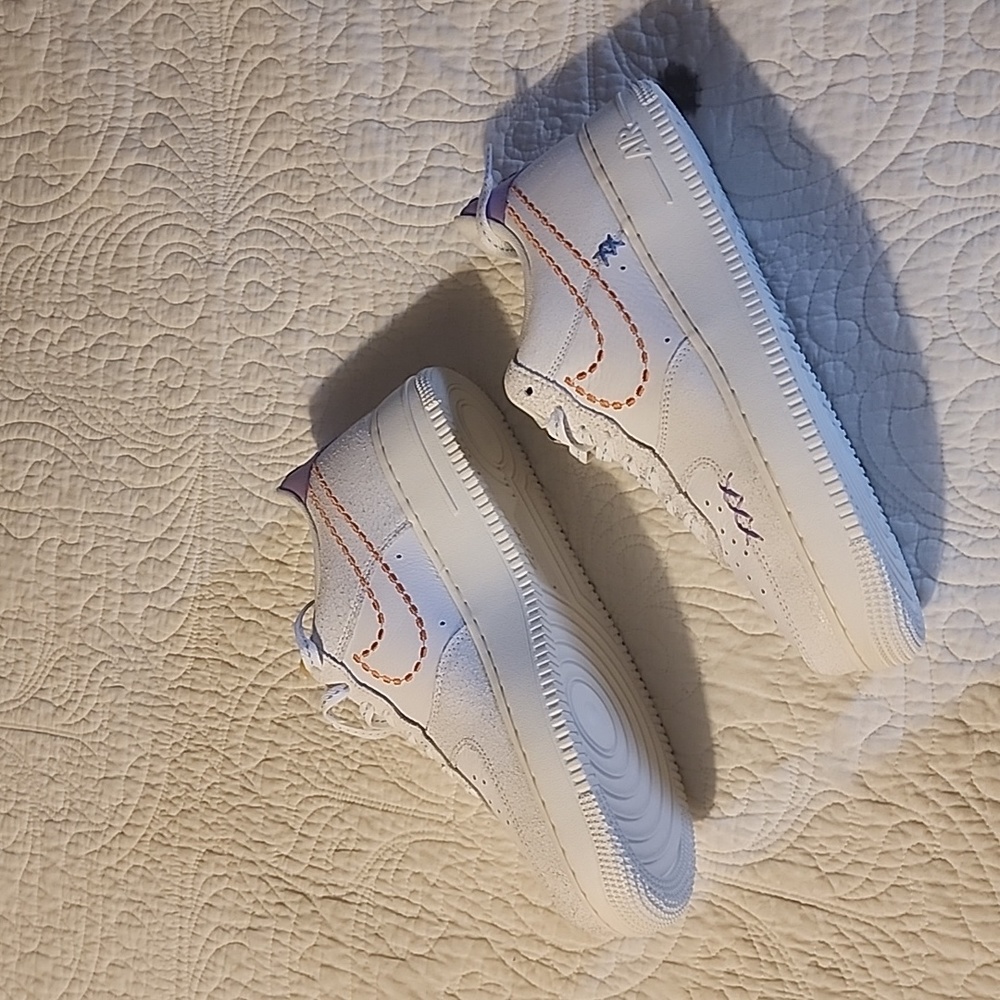 Nike Air Force 1 - Mummy's - Brand new with Box - 10.5w / 9m - Picture 3 of 4